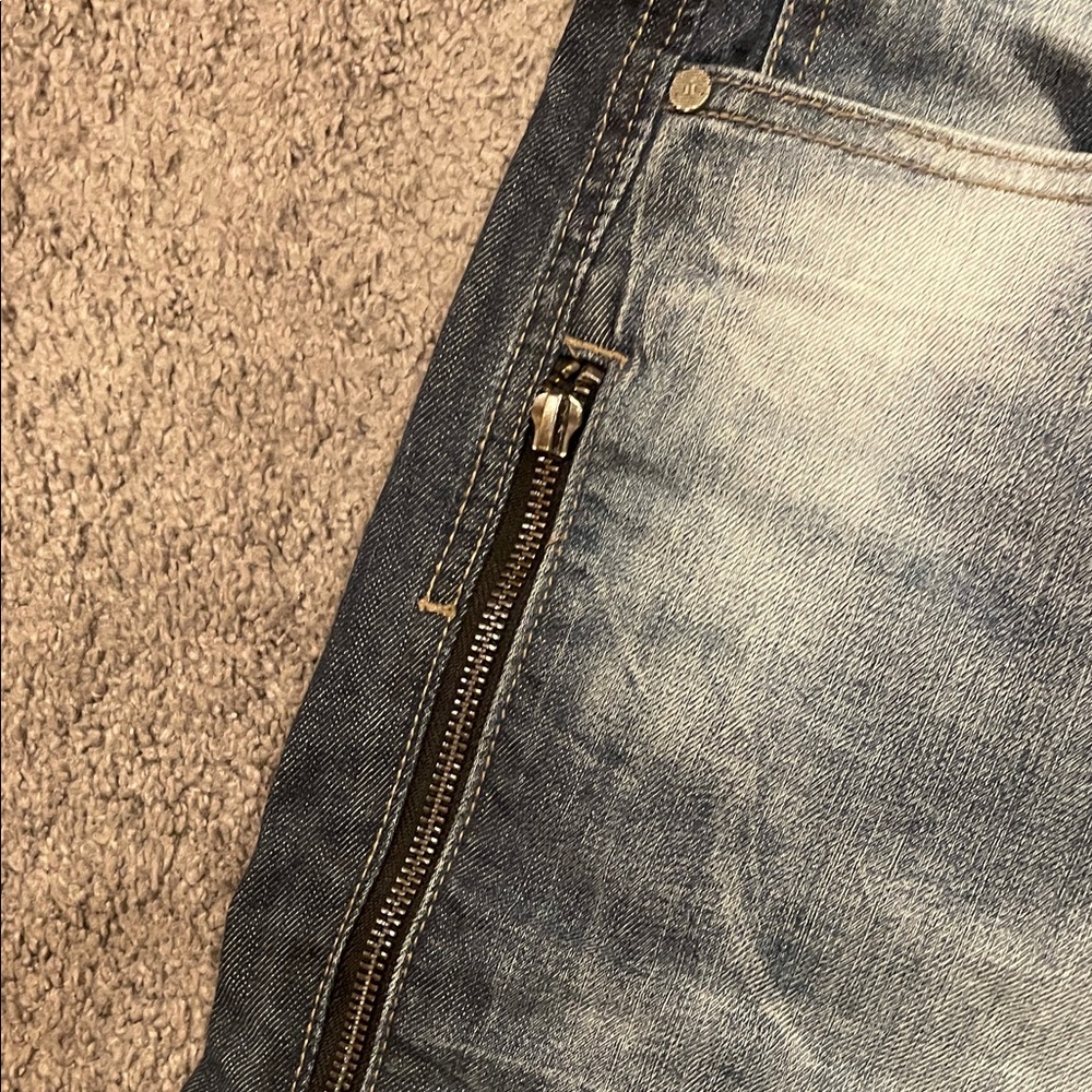 Jordan Craig Legacy Edition Men's Relaxed Fit Faded Dark Wash Jeans - Picture 6 of 9